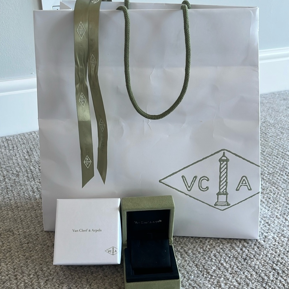 Authentic Large Van Cleef & Arpels bag , small jewelry box and box with ribbon.